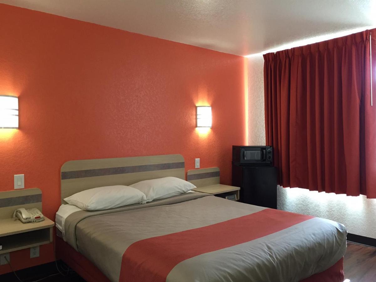 Motel 6-San Antonio, Tx - Sea World North Экстерьер фото